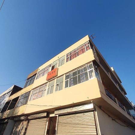 Hotel Yolo- Chandīgarh Esterno foto
