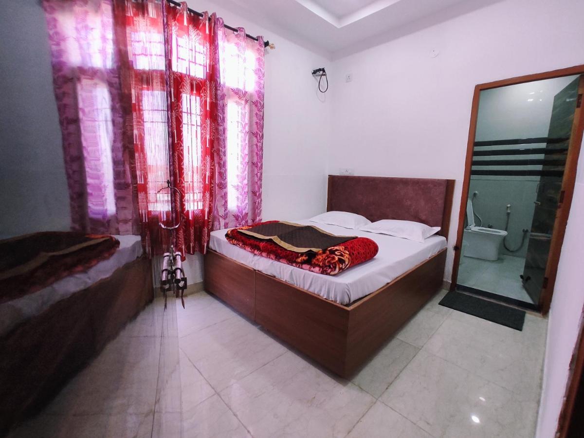 Hotel Yolo- Chandīgarh Esterno foto