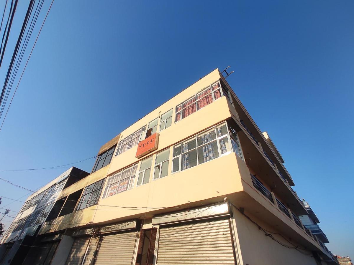 Hotel Yolo- Chandīgarh Esterno foto