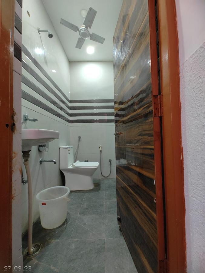 Hotel Yolo- Chandīgarh Esterno foto