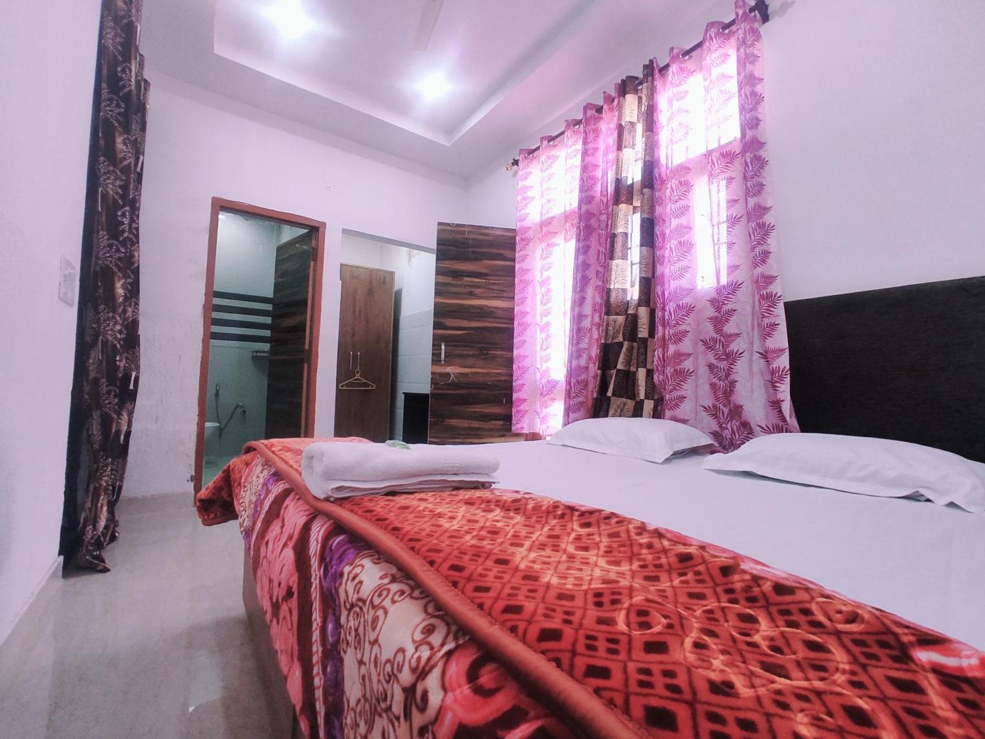 Hotel Yolo- Chandīgarh Esterno foto