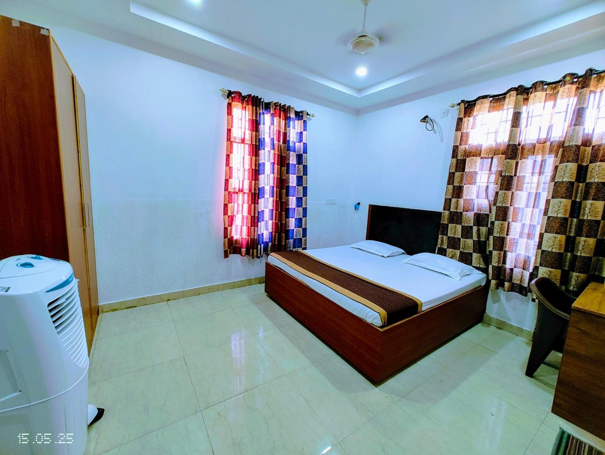 Hotel Yolo- Chandīgarh Esterno foto