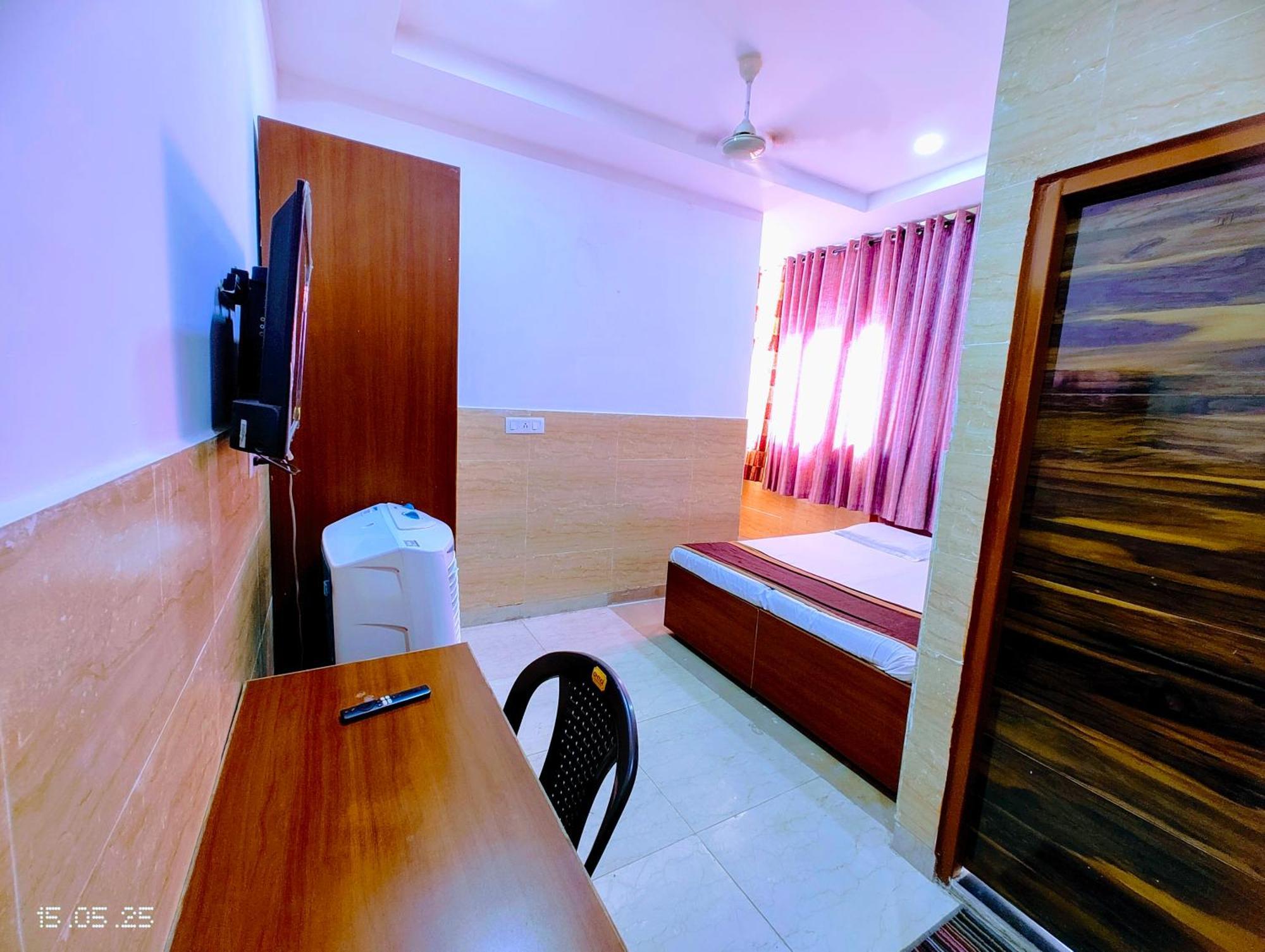 Hotel Yolo- Chandīgarh Esterno foto