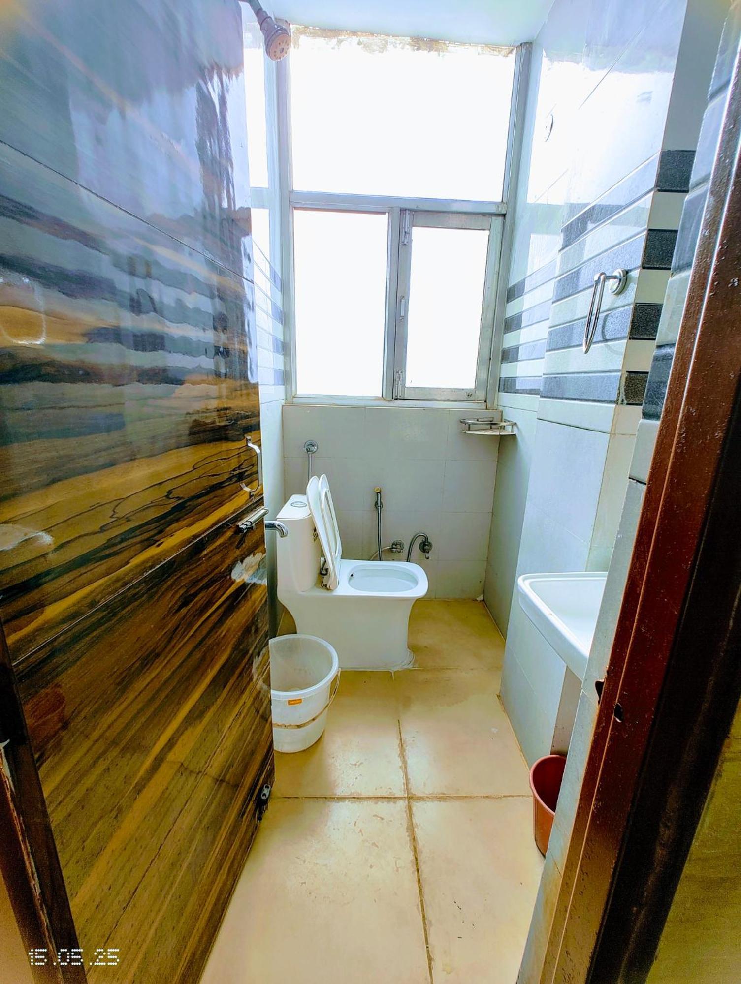 Hotel Yolo- Chandīgarh Esterno foto