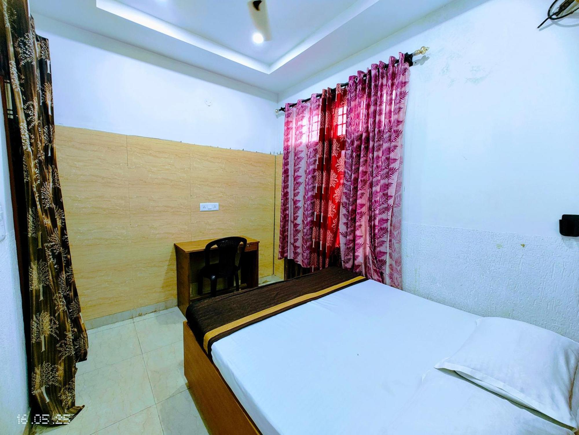 Hotel Yolo- Chandīgarh Esterno foto
